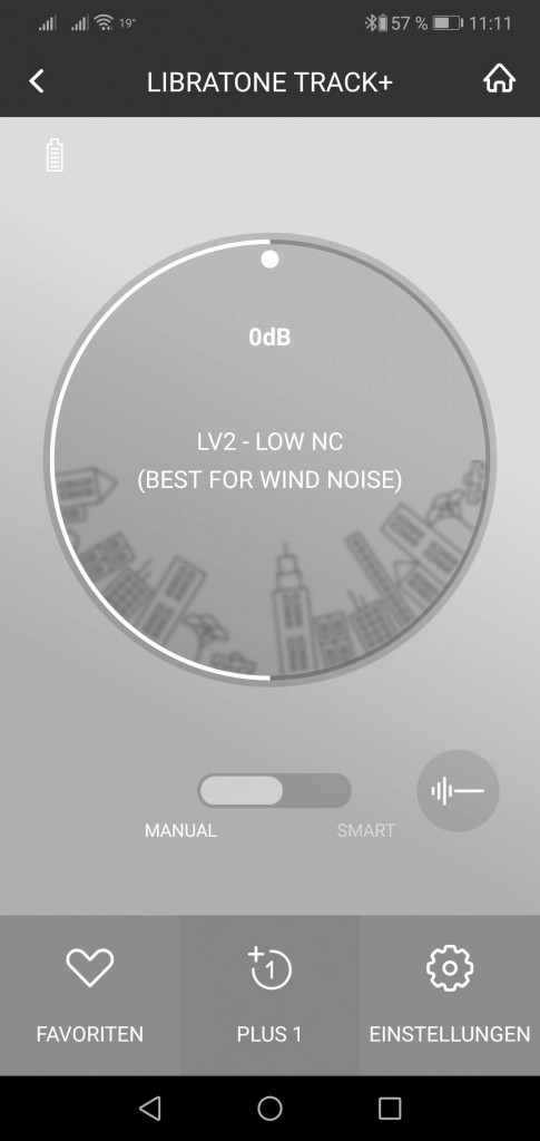 Sowohl der Sennheiser Ambeo als auch der Libratone Track+ verfügen über eine eigene App, mit der sich der Kopfhörer steuern lässt. (Bild: moobilux.com / TC)